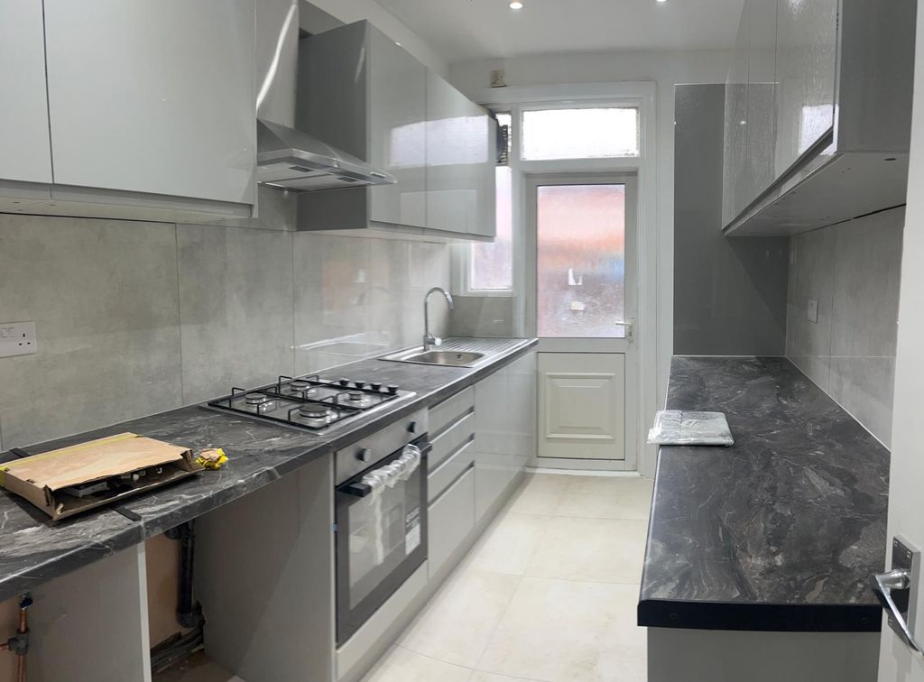 Property photo 3 of 5 Gallery