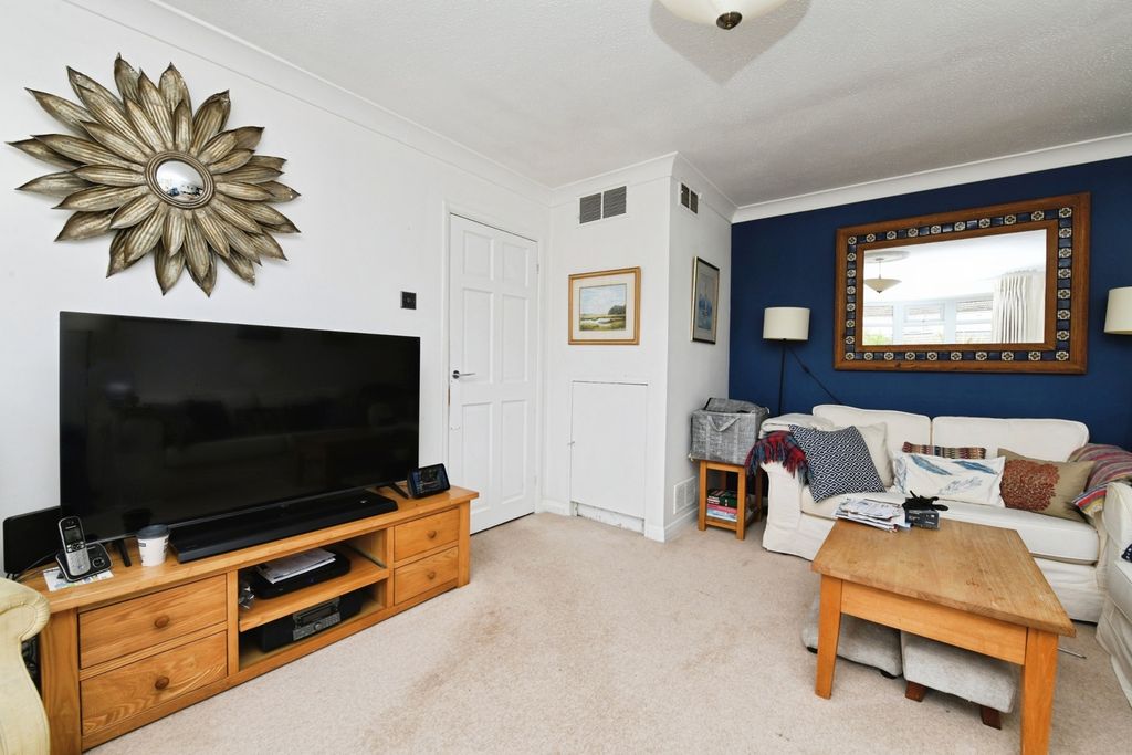 Property photo 2 of 16 Photo