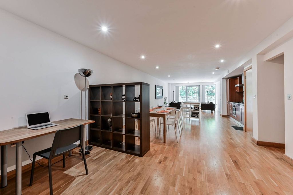 Property photo 2 of 19