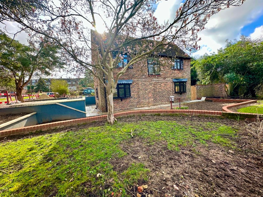 Property photo 2 of 15