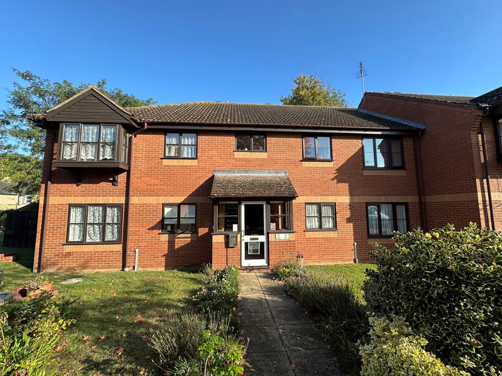 Property photo 1 of 8 Front