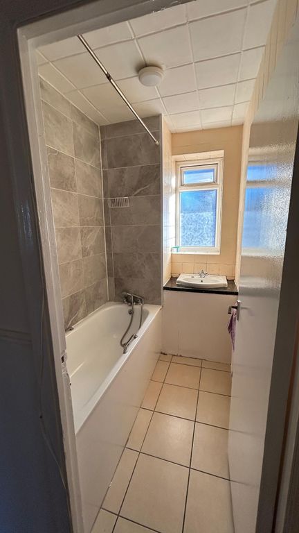 Property photo 2 of 28