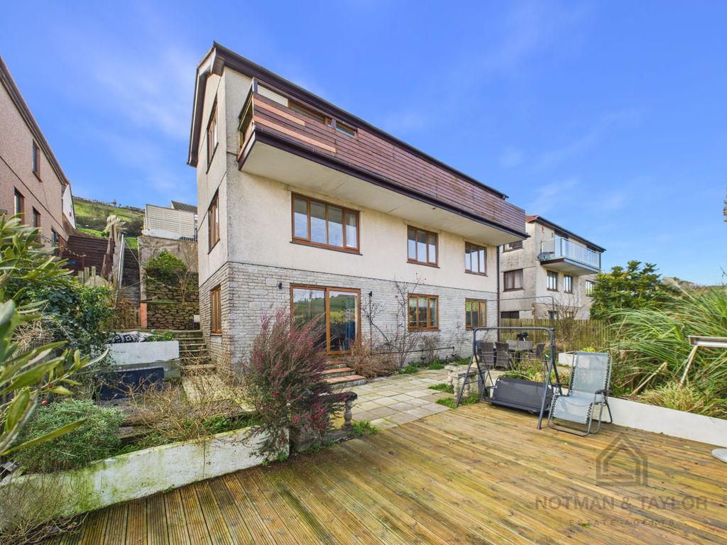 Property photo 2 of 38