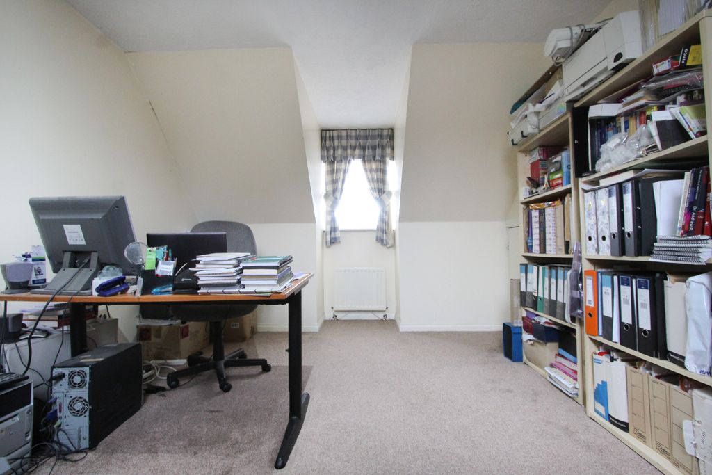 Additional image 21 of 5 bed detached house for saleNorfolk Place, Grays RM16