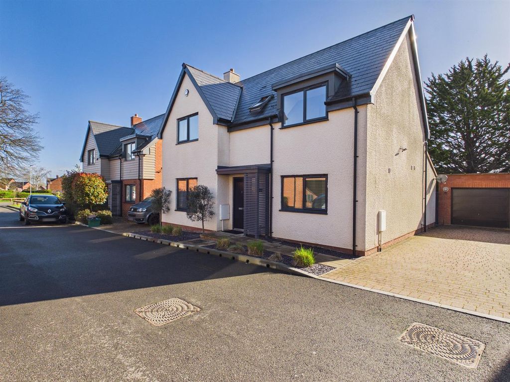 Property photo 1 of 22