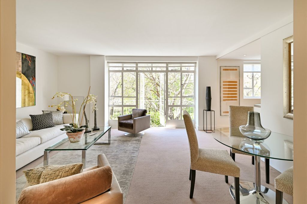 Property photo 1 of 20 Open-Plan Living