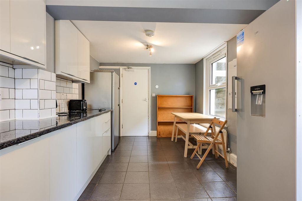 Property photo 2 of 20 Img (6).Jpg