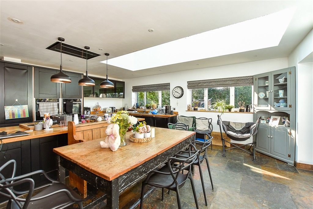 Property photo 3 of 19 Kitchen/ Dining Room
