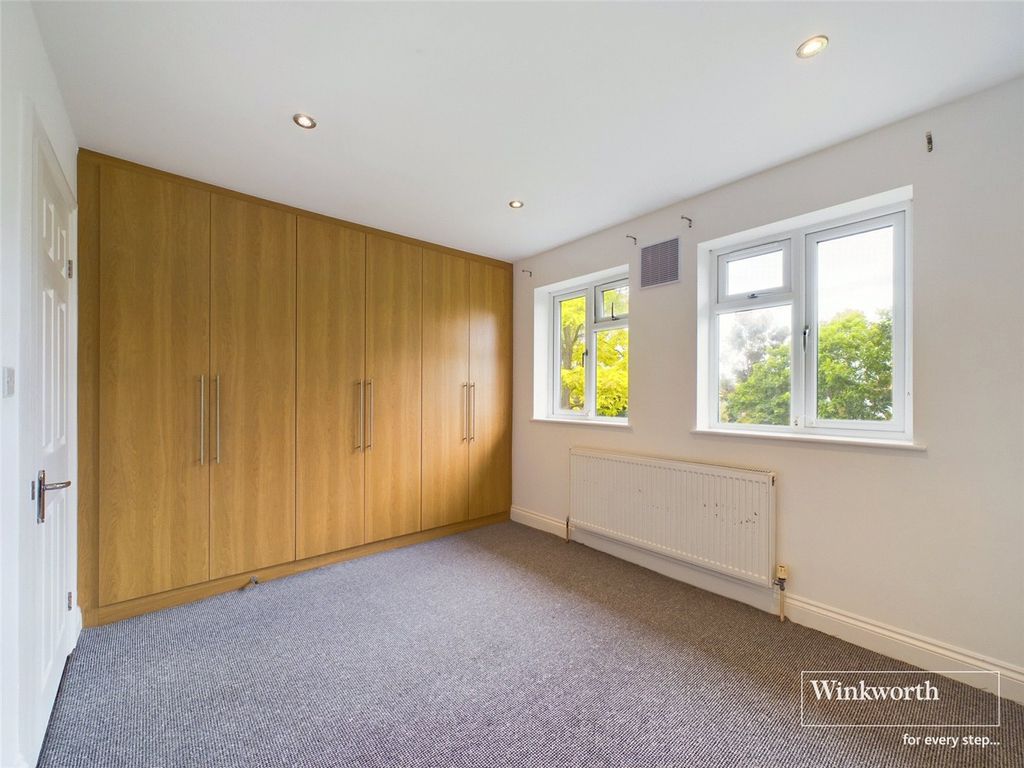 Property photo 2 of 10 Bedroom 1