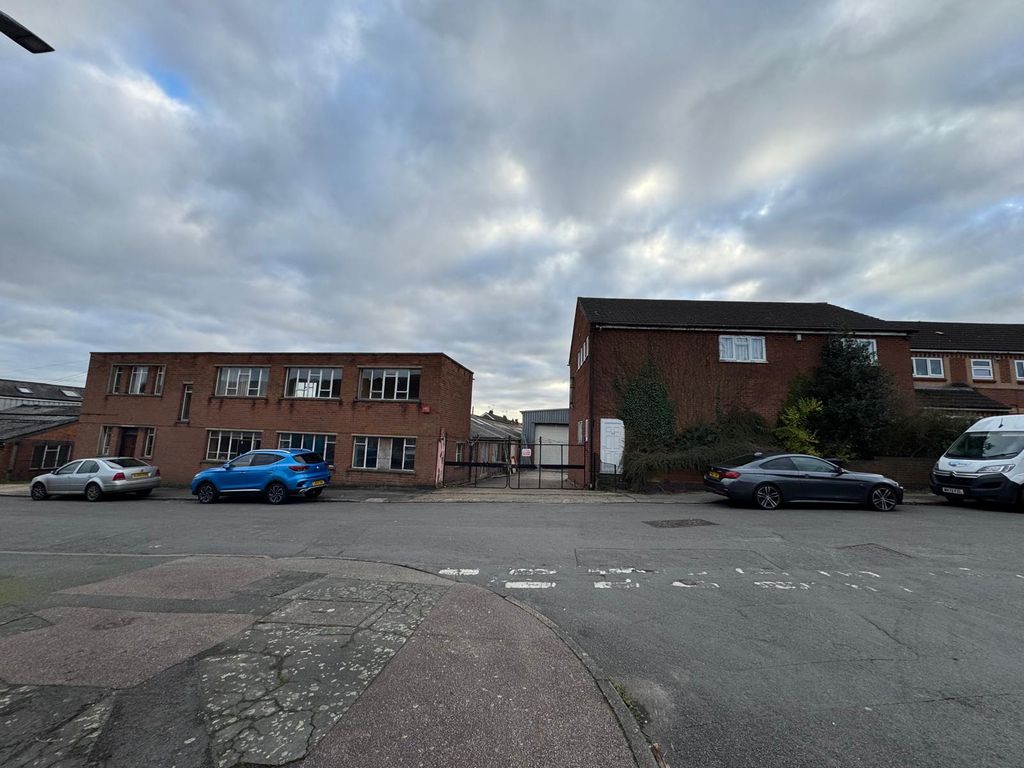 Property photo 2 of 5