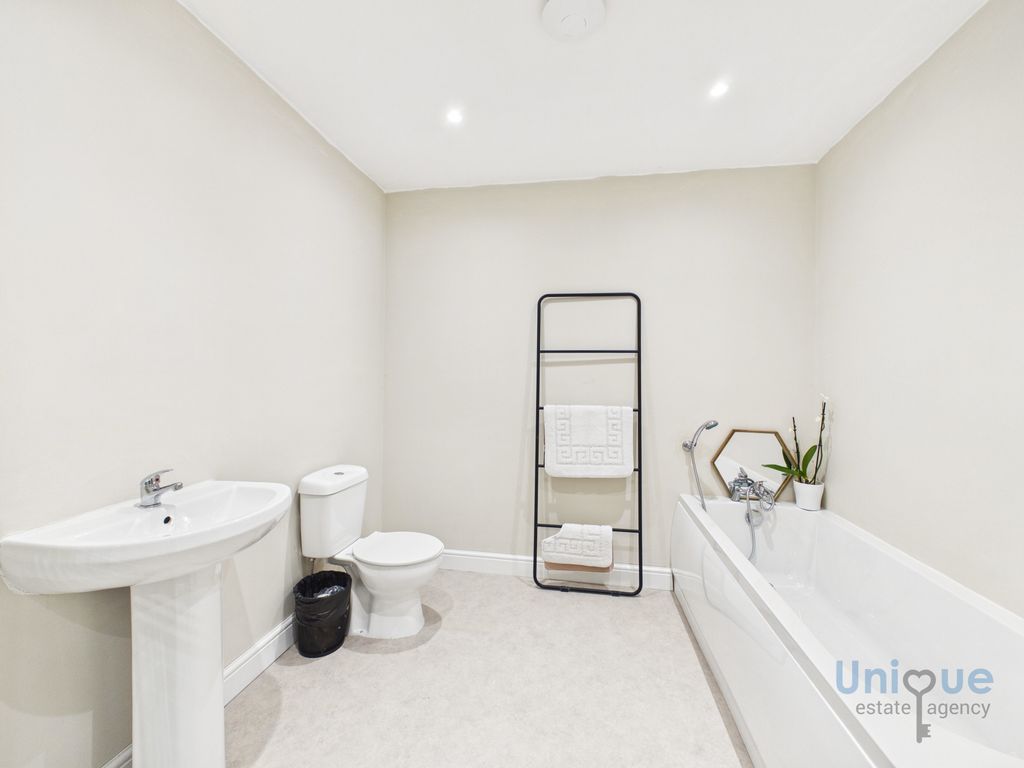 Additional image 9 of 4 bed flat for saleMoss House Lane, Westby PR4