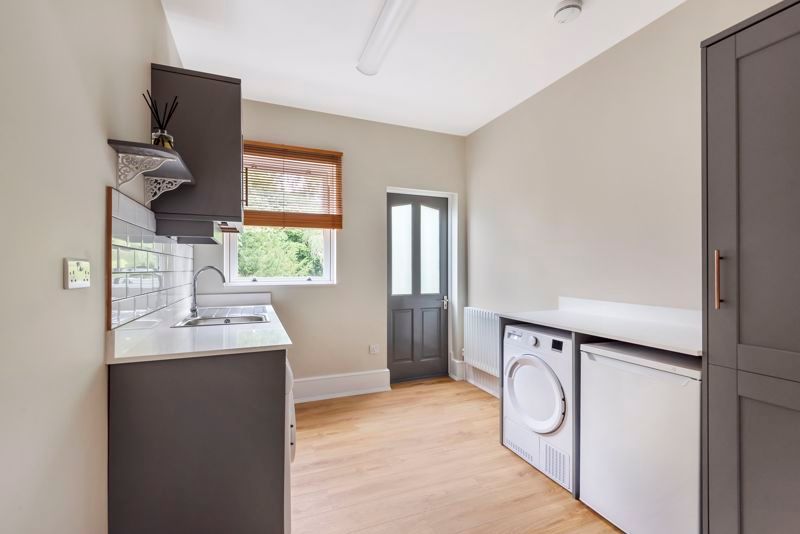 Additional image 12 of 3 bed flat to rentKings Road, Horsham RH13