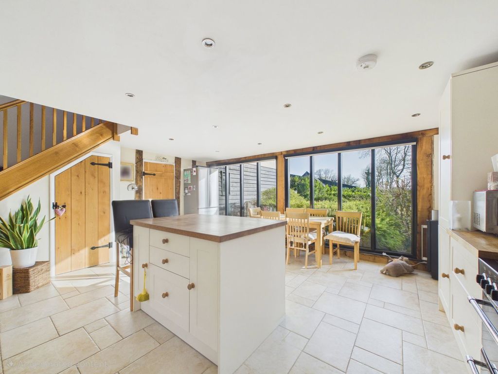 Property photo 2 of 35