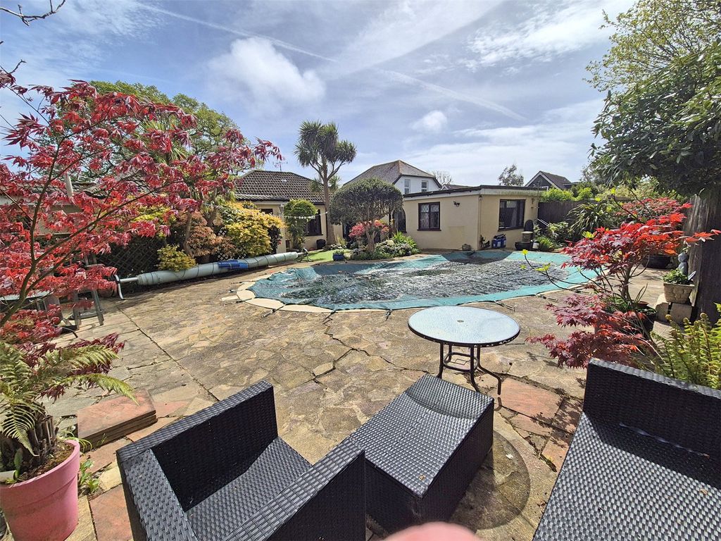 Property photo 2 of 21 Picture No. 27