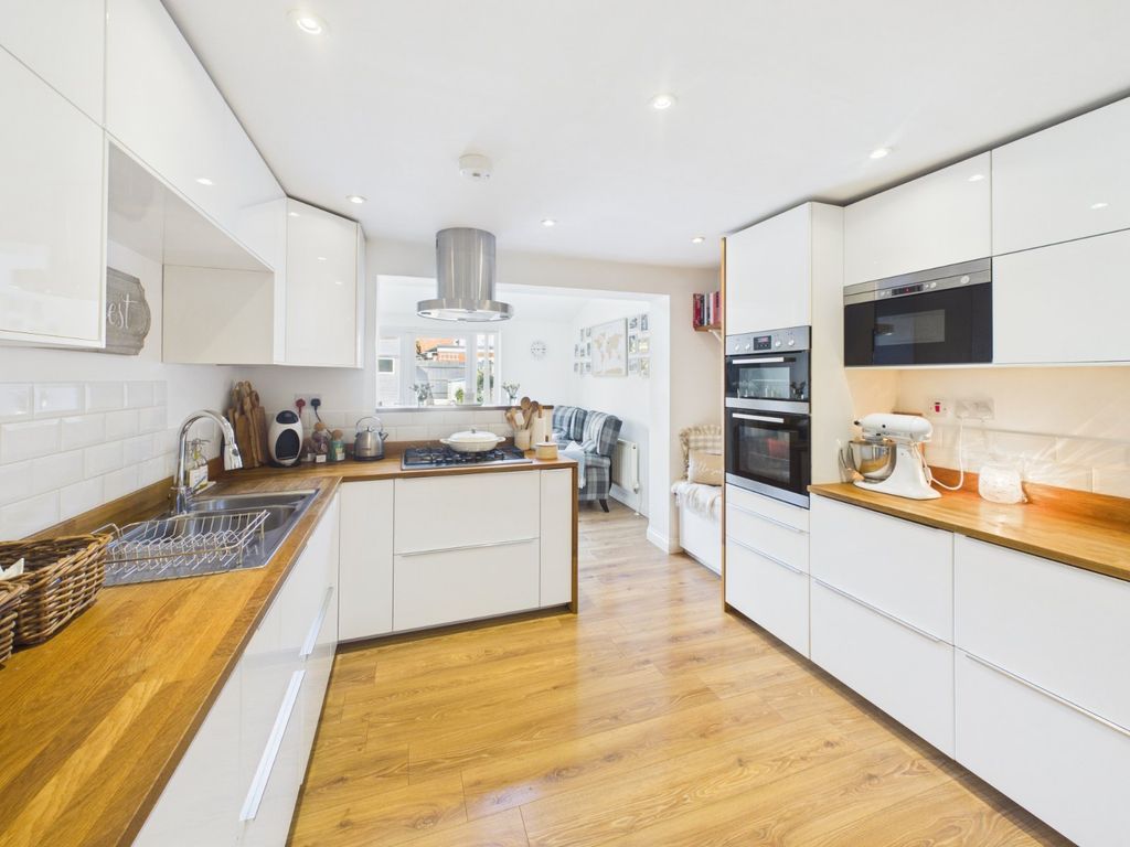 Property photo 1 of 16 Kitchen