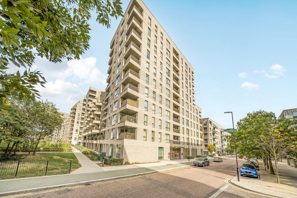 Property photo 1 of 20 External