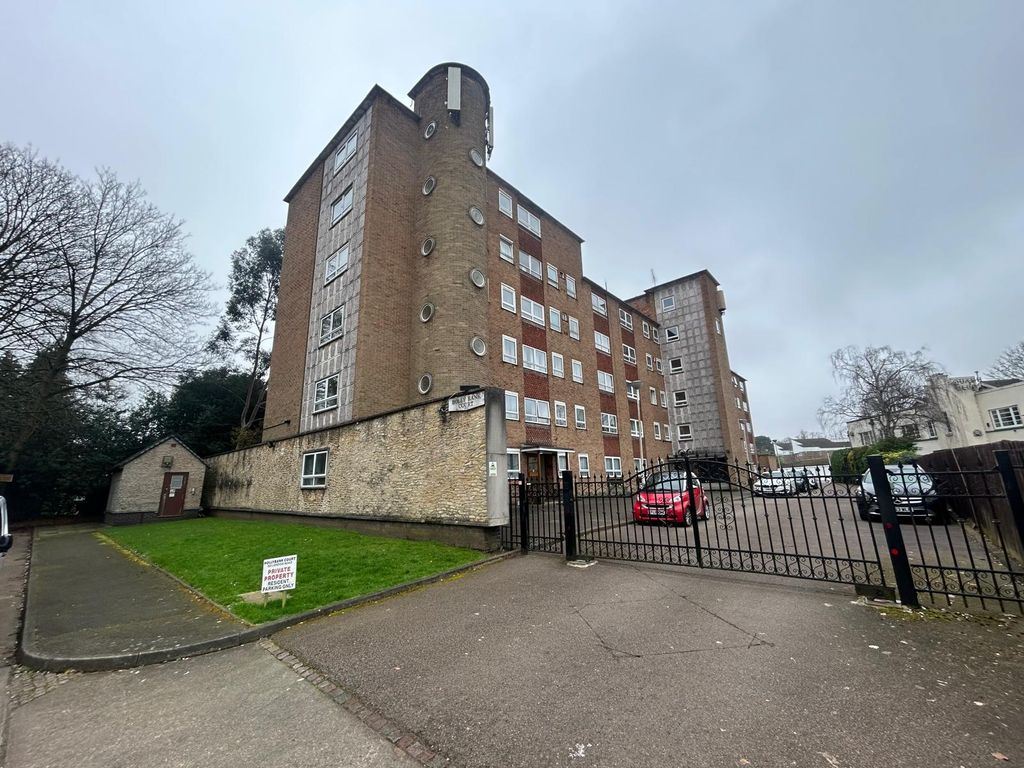 Property photo 1 of 9