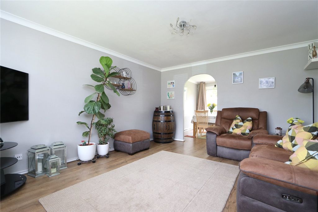 Property photo 2 of 16 Picture No. 17