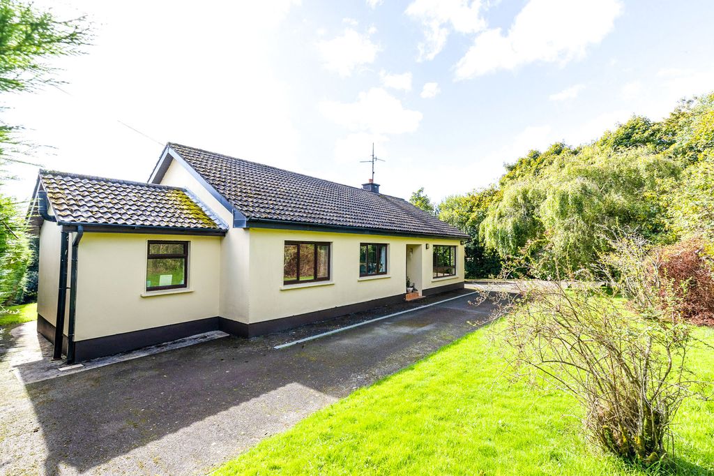 Property photo 1 of 33