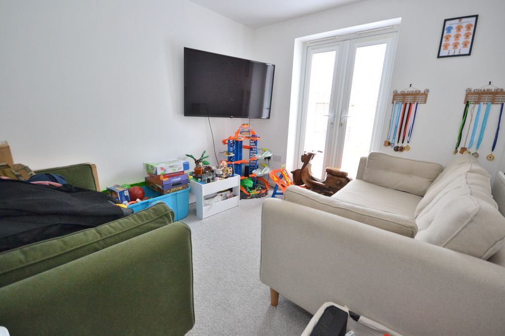 Property photo 2 of 12