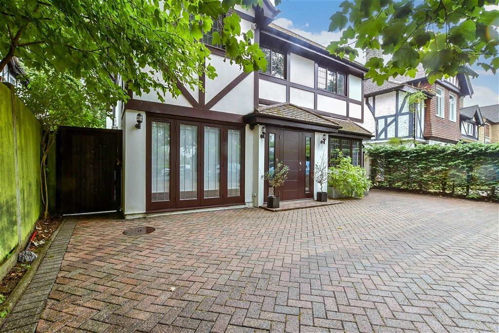 Property photo 1 of 19 Front