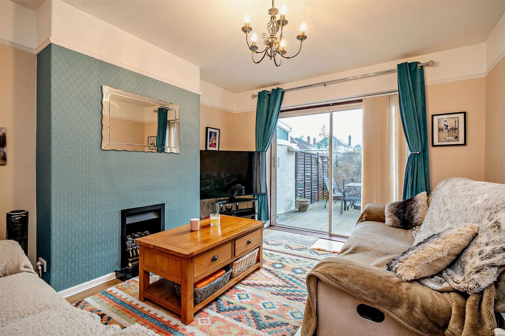 Property photo 2 of 20