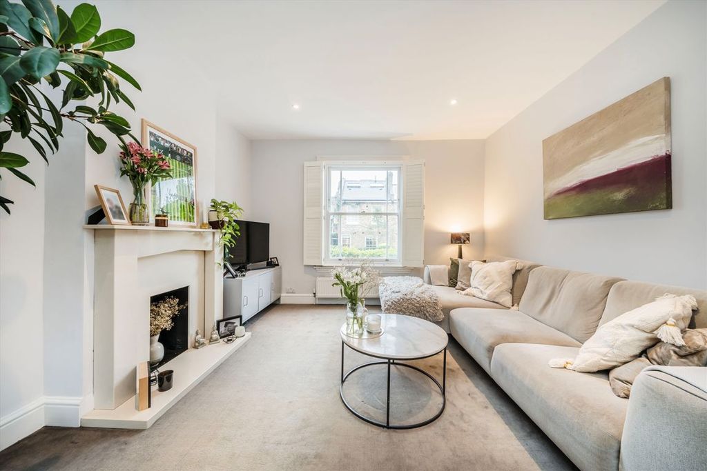 Property photo 2 of 11