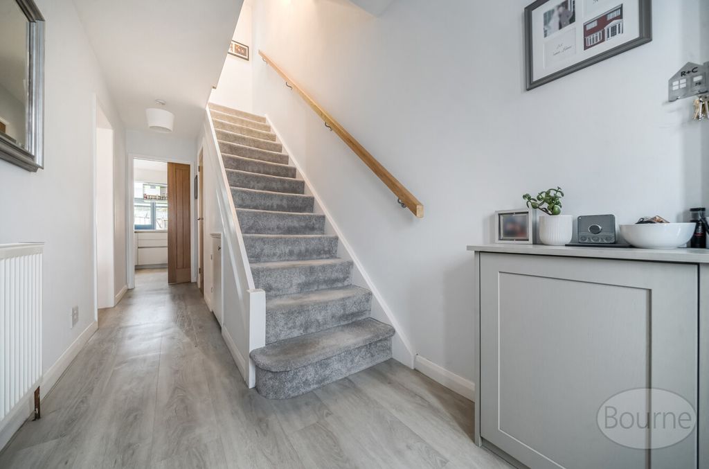 Property photo 2 of 17 c5757A62-3A65-433...