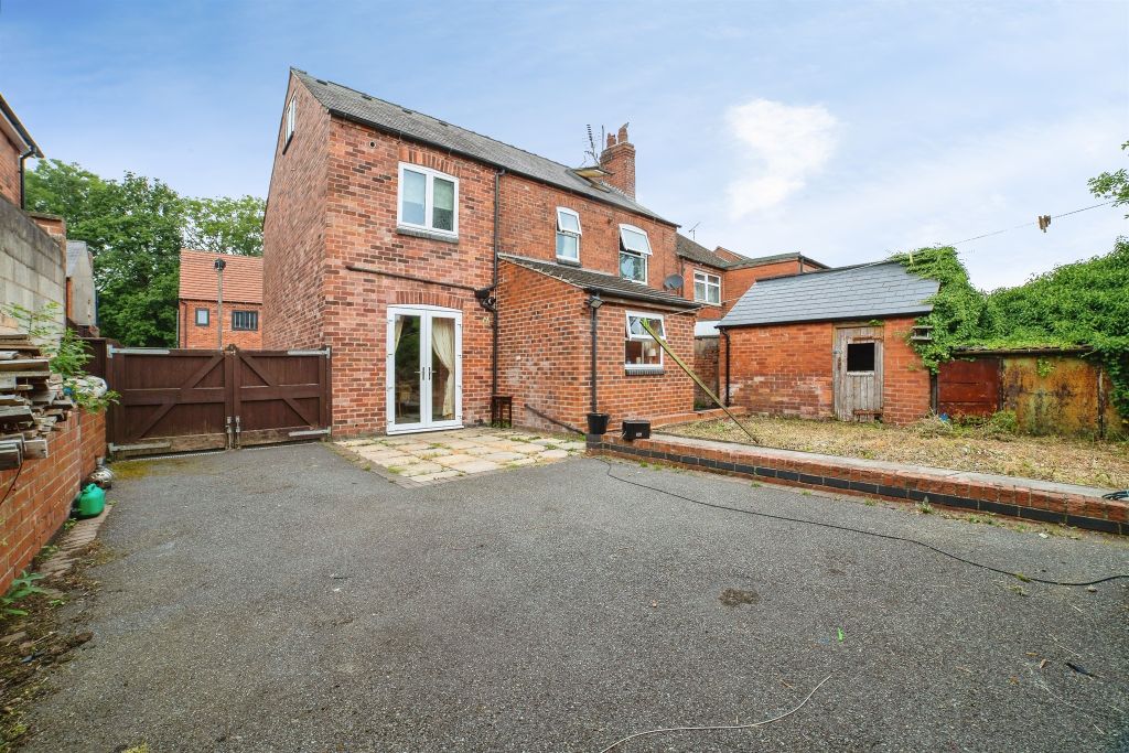 Property photo 2 of 28