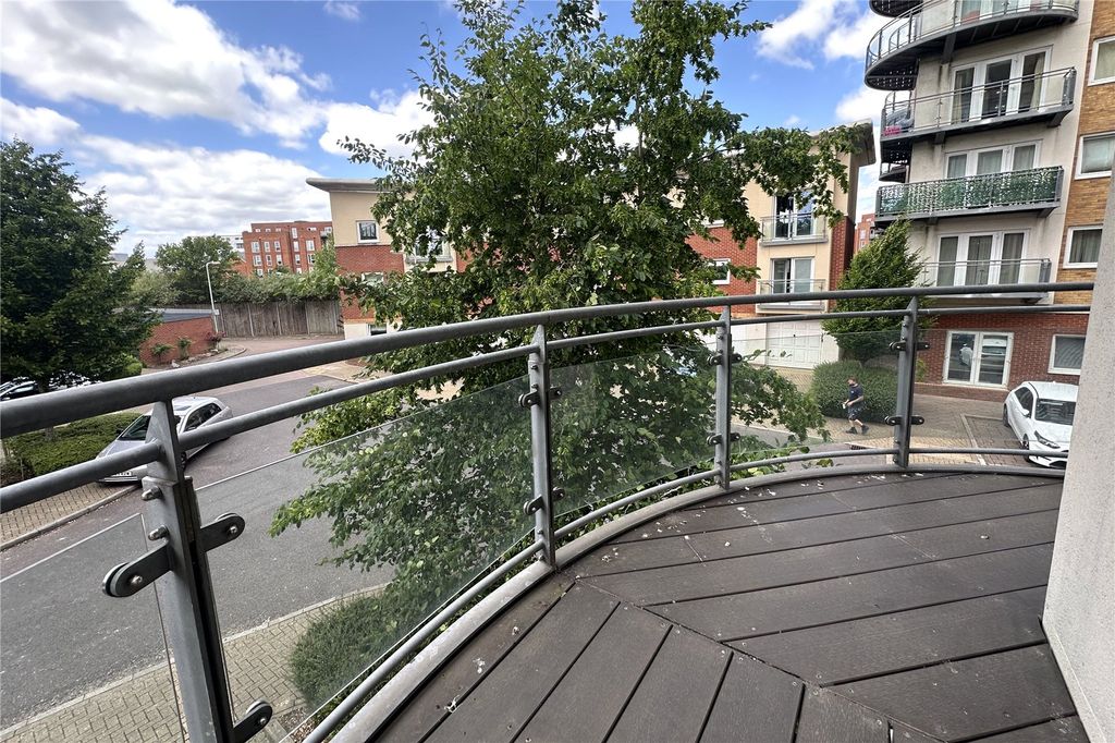1 bed flat for saleWinterthur Way, Basingstoke, Hampshire RG21 photo 5