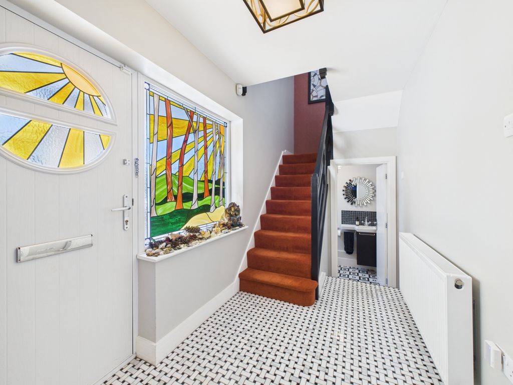 Property photo 2 of 19 Hallway