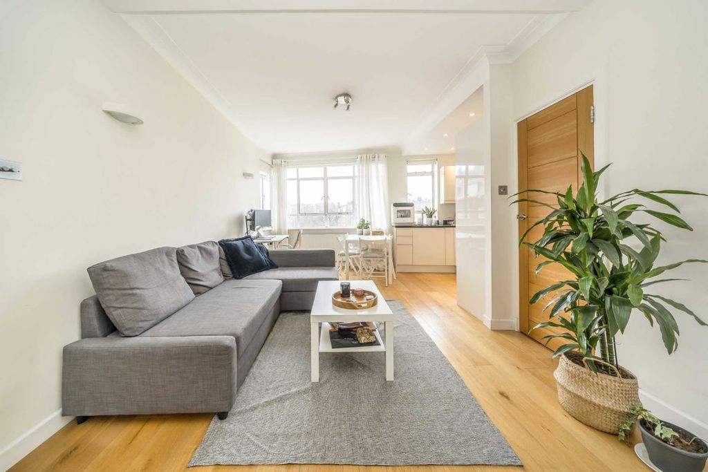 Property photo 2 of 6