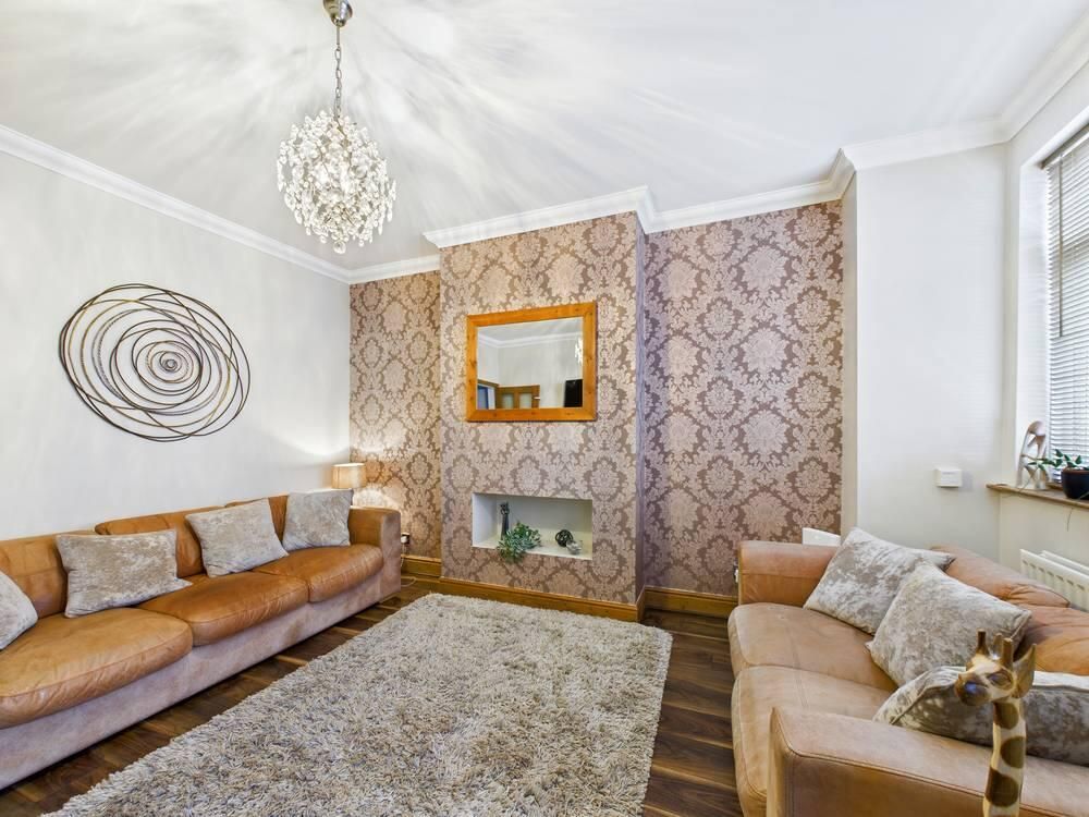 Property photo 2 of 22 Living Room