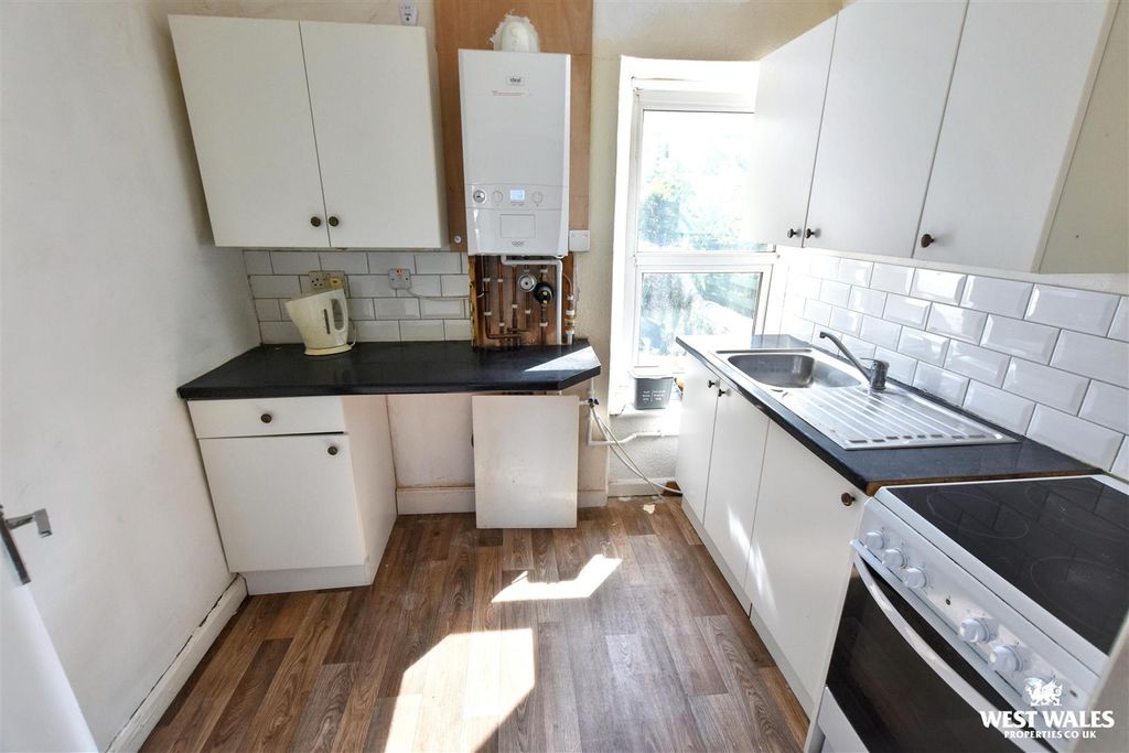 Property photo 2 of 11 8 (14).Jpg