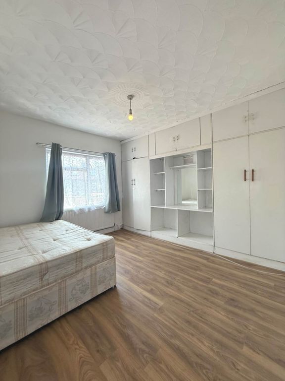 Property photo 1 of 4