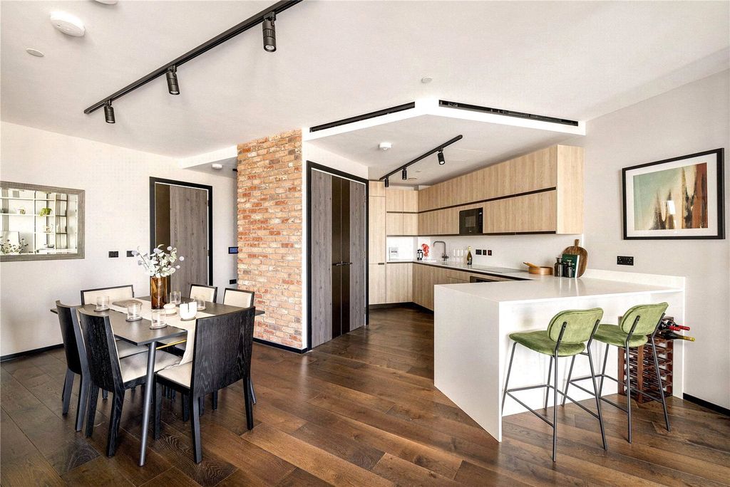 Property photo 3 of 19 Open Plan