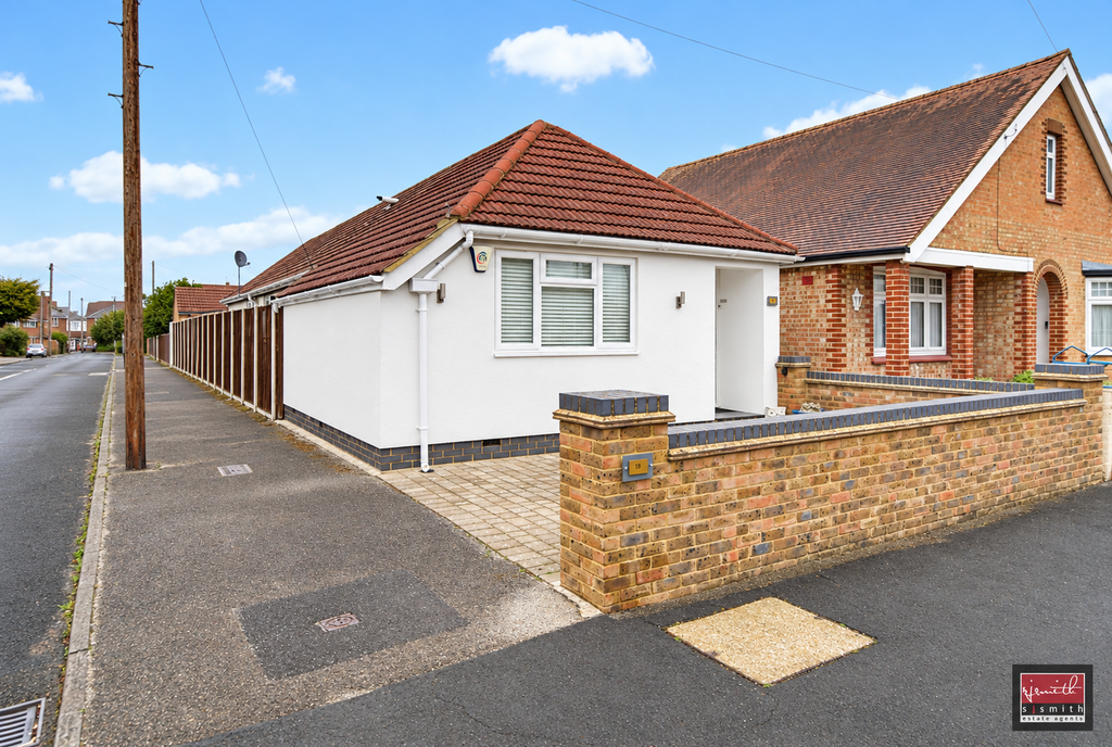 Property photo 1 of 15 010A1F5F-84A0-4517-B457-94F746B3E612