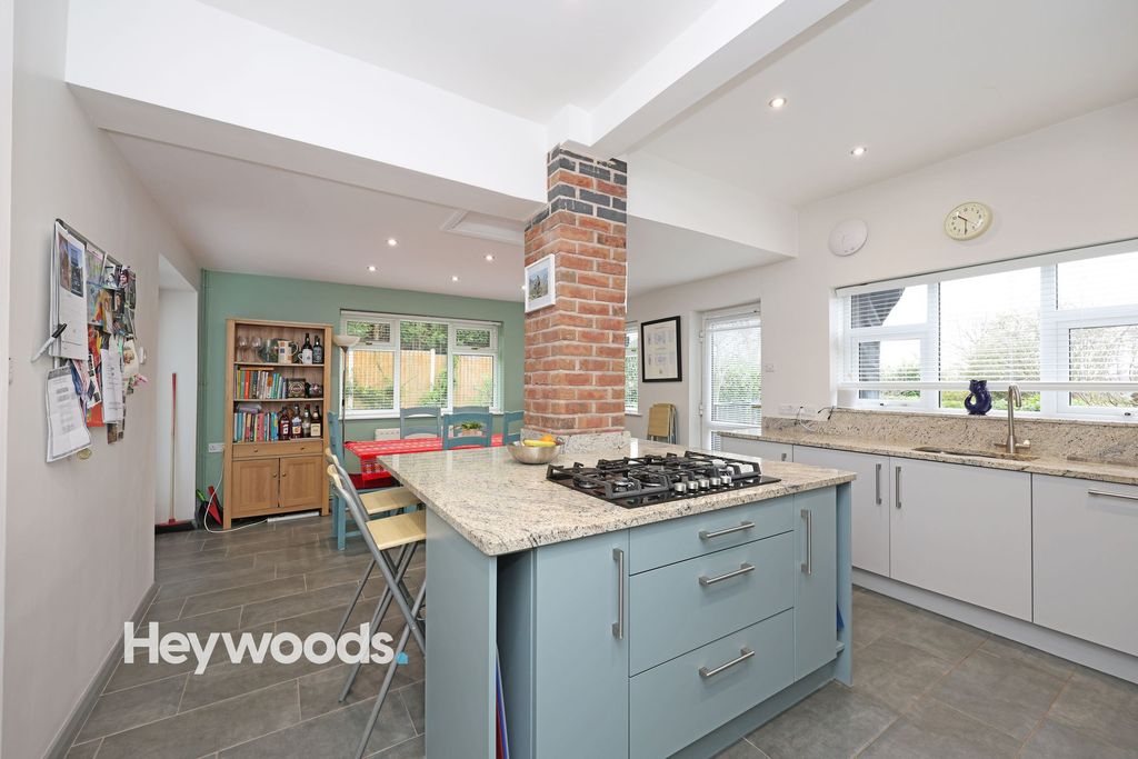 Property photo 3 of 53