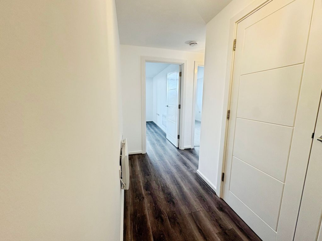 Property photo 2 of 12 Entrance Hall
