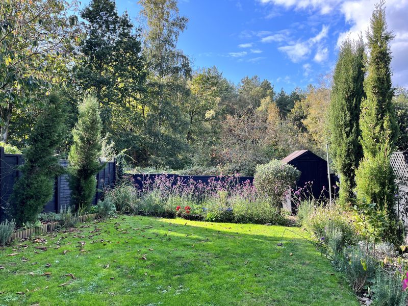 Property photo 2 of 14 Garden