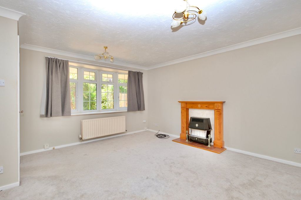 Property photo 3 of 13