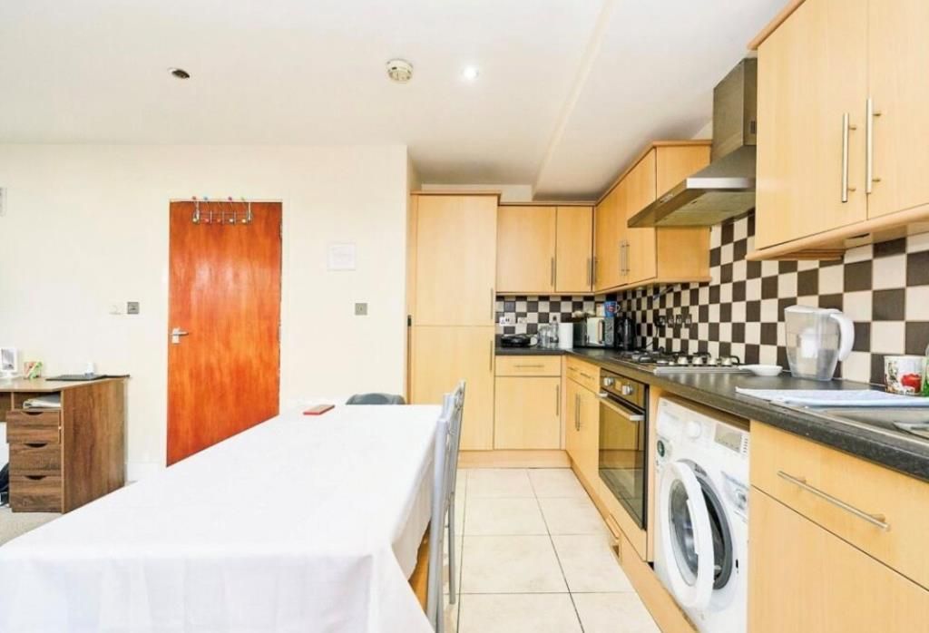 Property photo 2 of 4 Kitchen