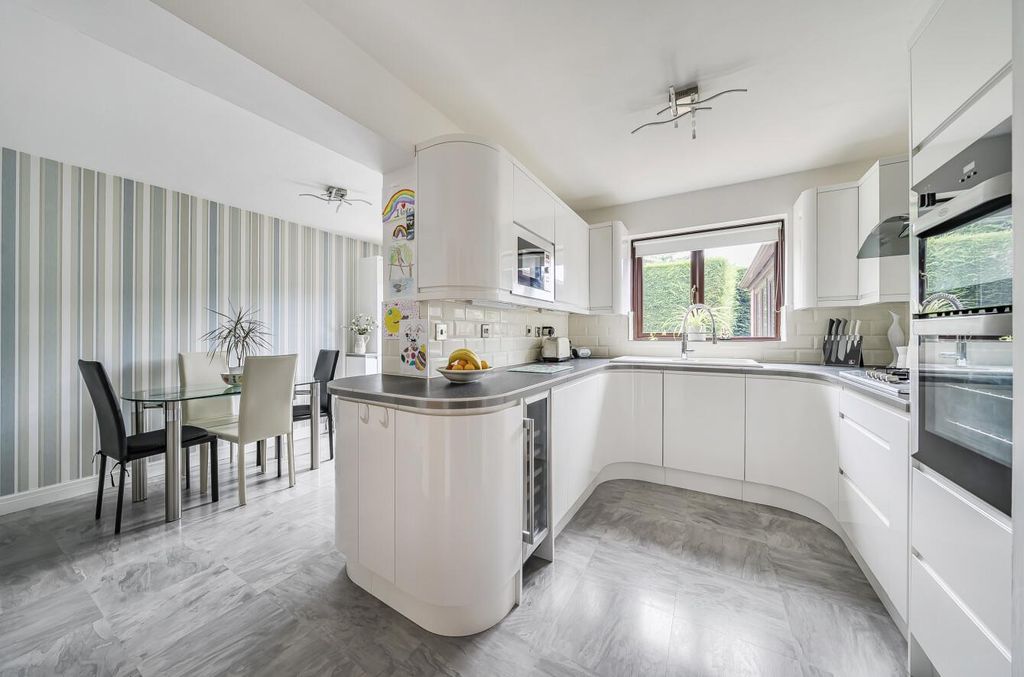 Property photo 1 of 21 1340631-13-689Dd8403Df3E.Jpg