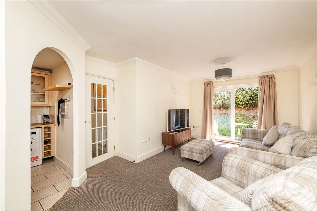 Property photo 2 of 9 Reception Room