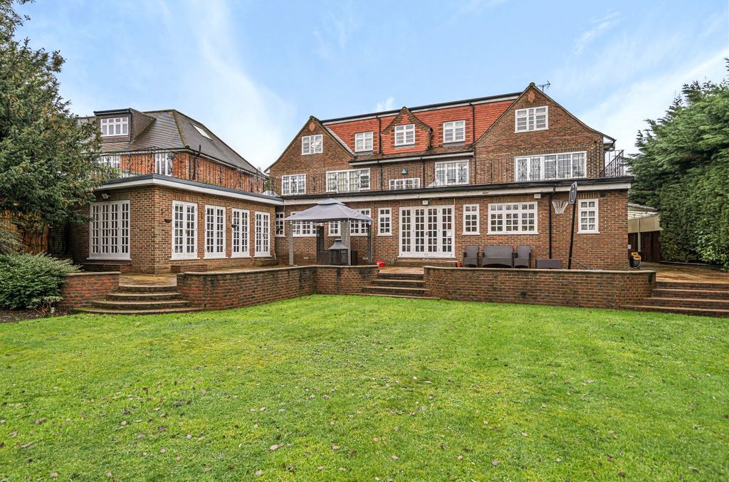 Property photo 2 of 19 Picture No. 12