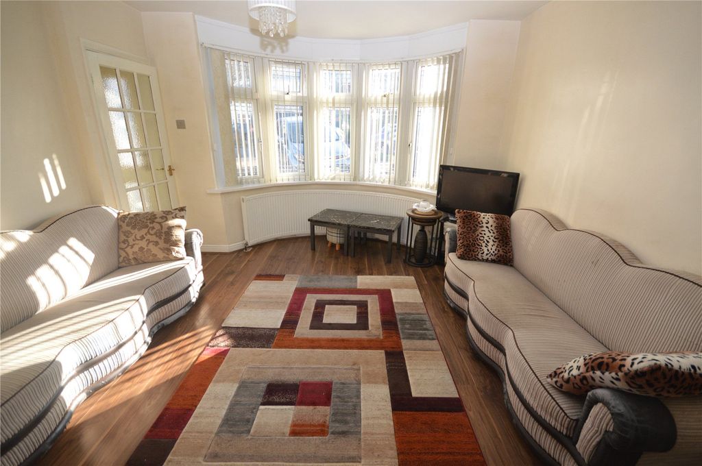 Property photo 2 of 12 Picture No. 14