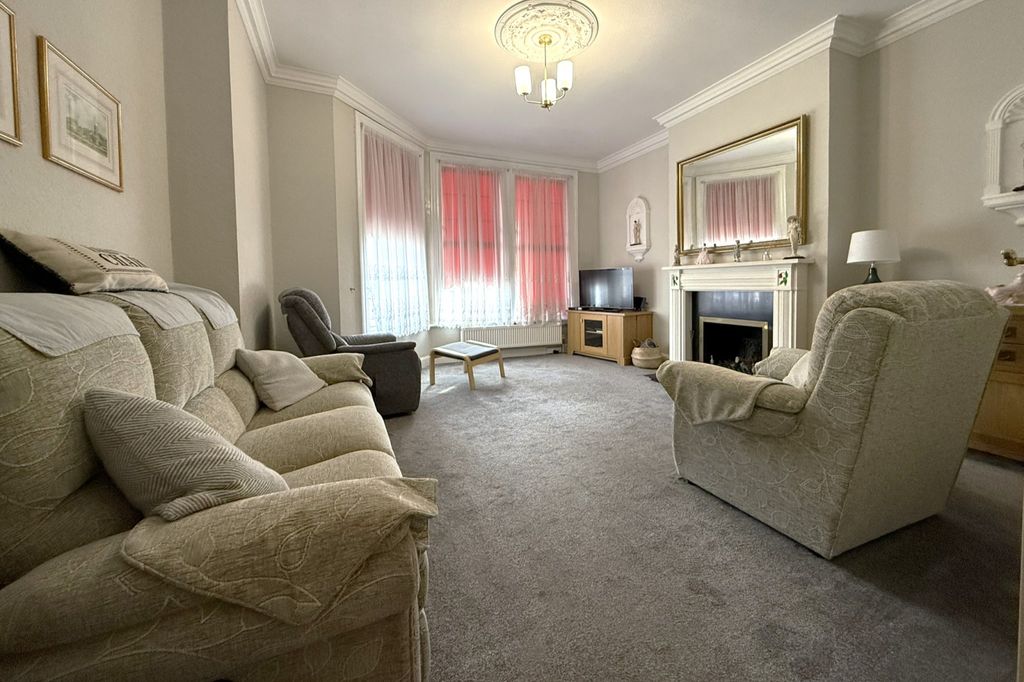 Property photo 2 of 12 Gallery