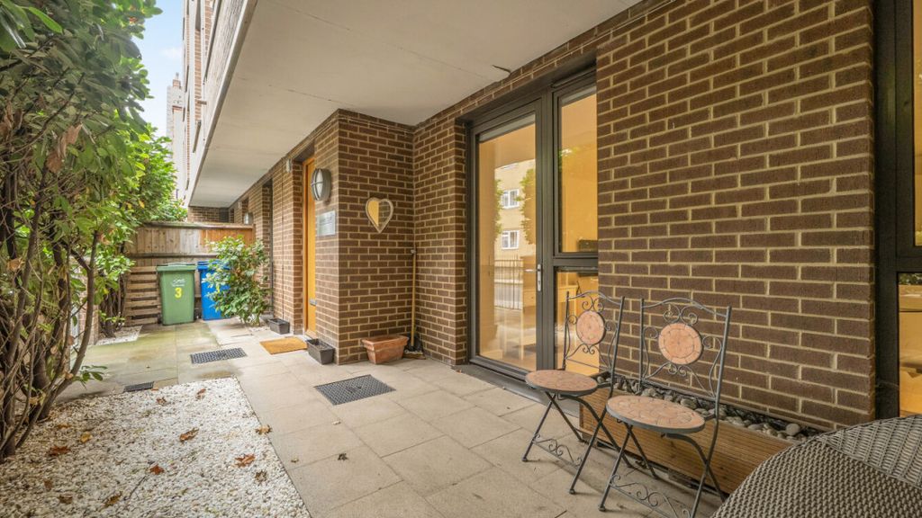 Property photo 2 of 18