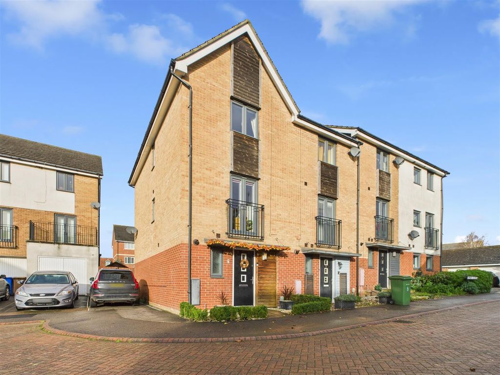 Property photo 1 of 11 Cam03303G0-Pr0266-Still0021.Jpg