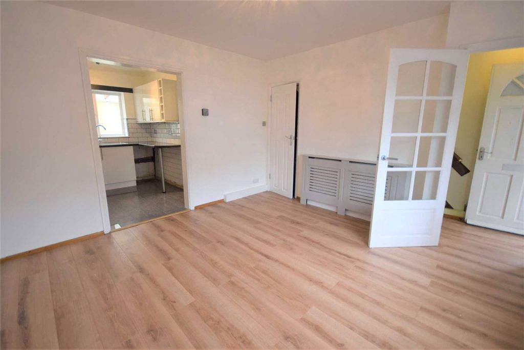 Property photo 2 of 10 Photo